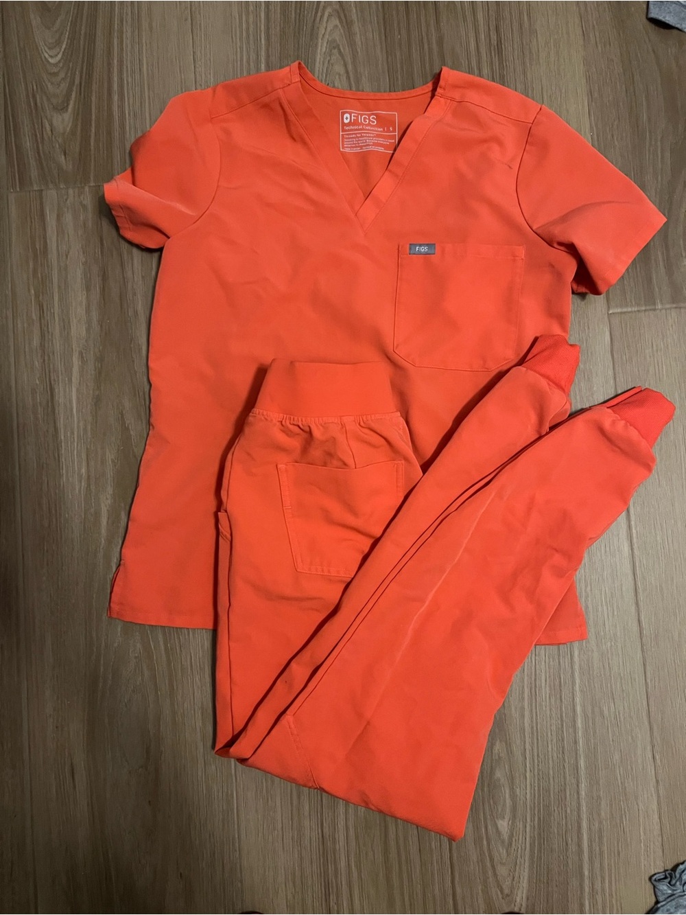 Figs Orange V-Neck Scrub Top and Pants Set small and small tall (see photos)